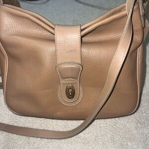 Elegant Tan Leather Shoulder Bag